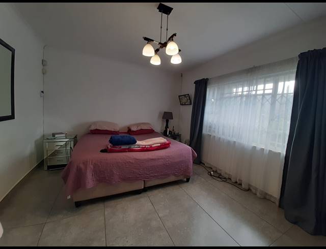 5 BEDROOM HOUSE FOR SALE IN VAALPARK